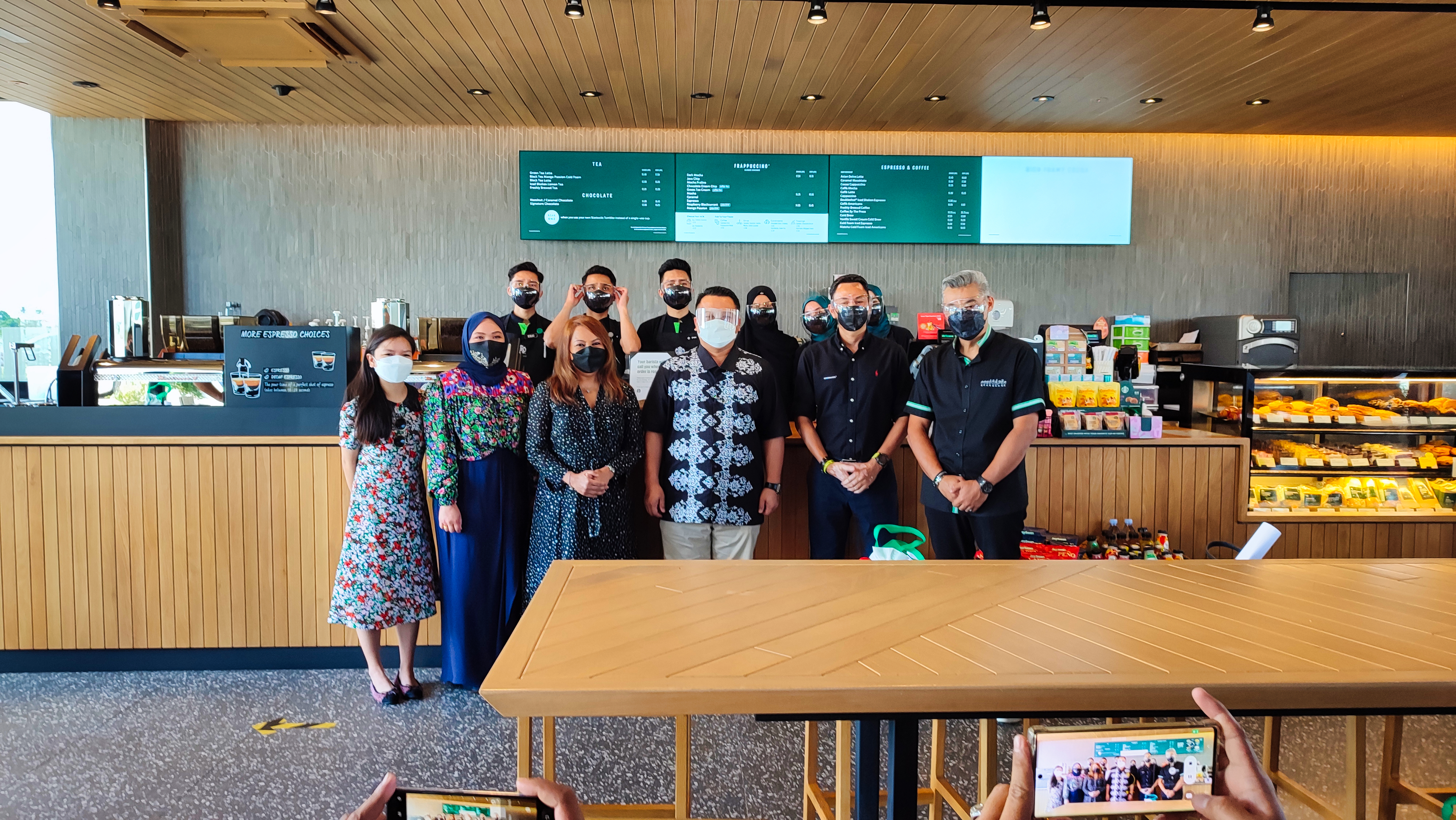 News I 从此无需再跨州去喝咖啡！玻州首家星巴克正式开业 更多热点 图2张