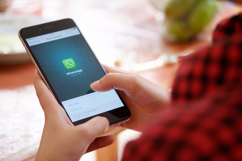 News I 防止散播假消息！WhatsApp新功能：只允许用户转发信息给一个群组！ 更多热点 图3张