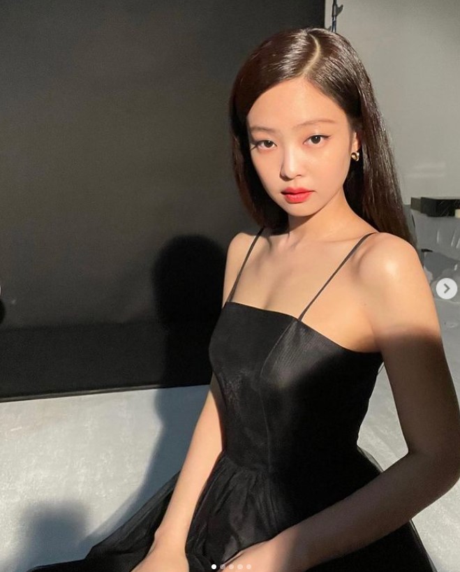 BLACKPINK Jennie首曝光美国豪宅！ 惊见私人泳池+超大衣帽间 娱乐资讯 图1张
