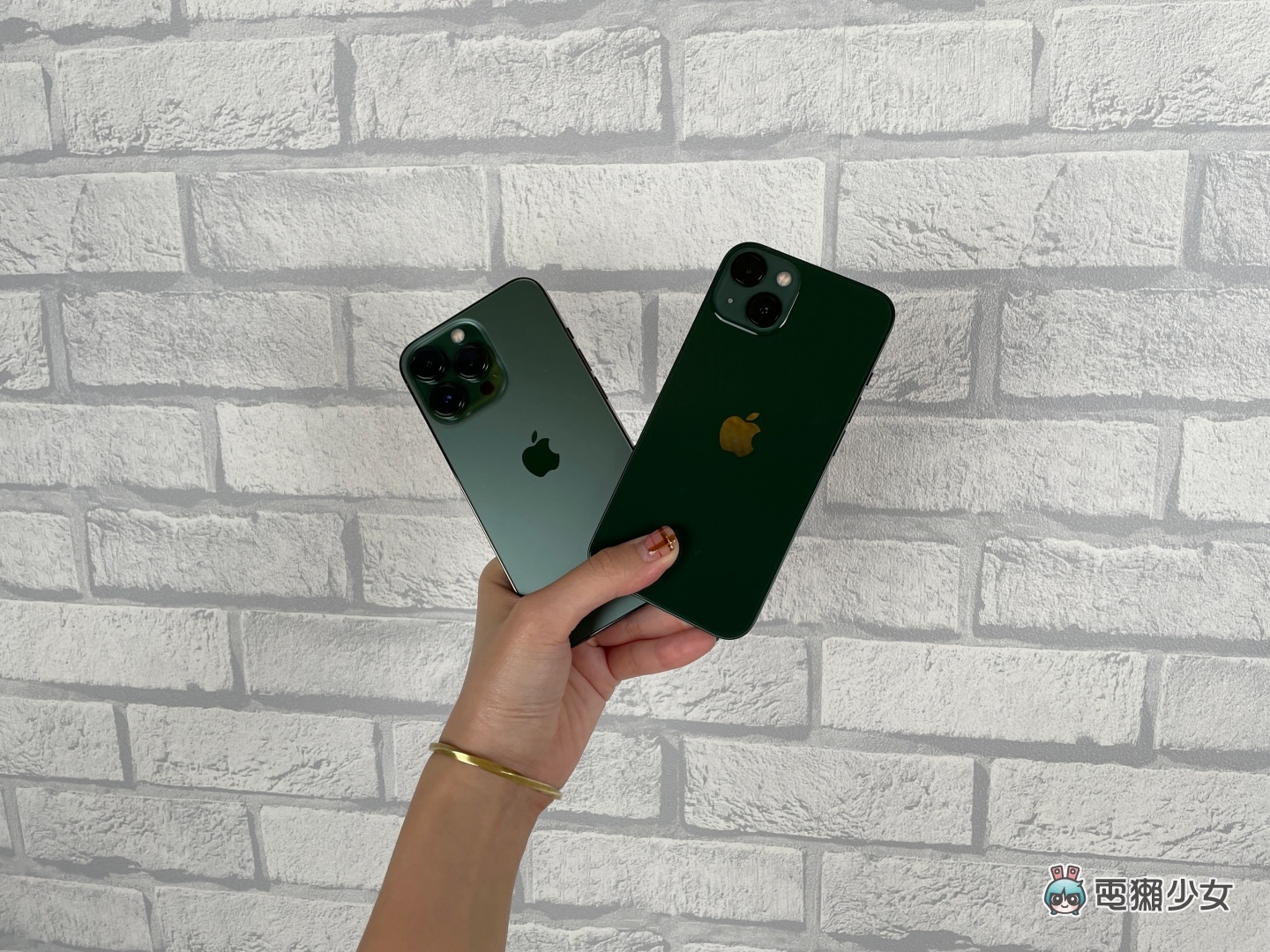 松岭青色的 iPhone 13 Pro 开箱！和绿色的 iPhone 13 比起来更显优雅 同场加映：夜幕绿的 iPhone 11 Pro 又是哪一种绿？ 数码科技 图2张