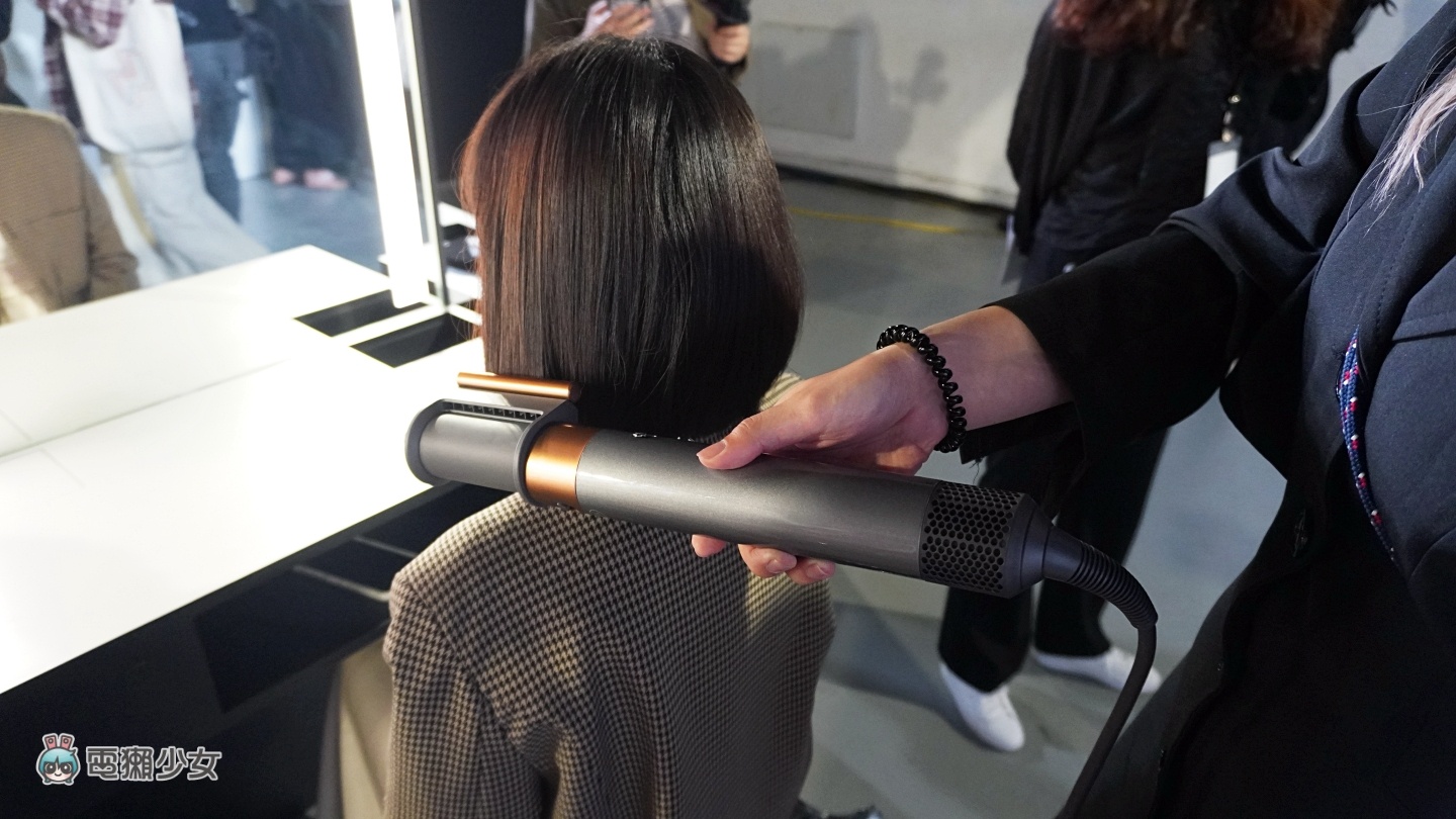 出门｜Dyson 新一代美发神器 Dyson Airwrap 登场！带来三大升级配件，在家也能轻松吹出漂亮发型！ 数码科技 图5张