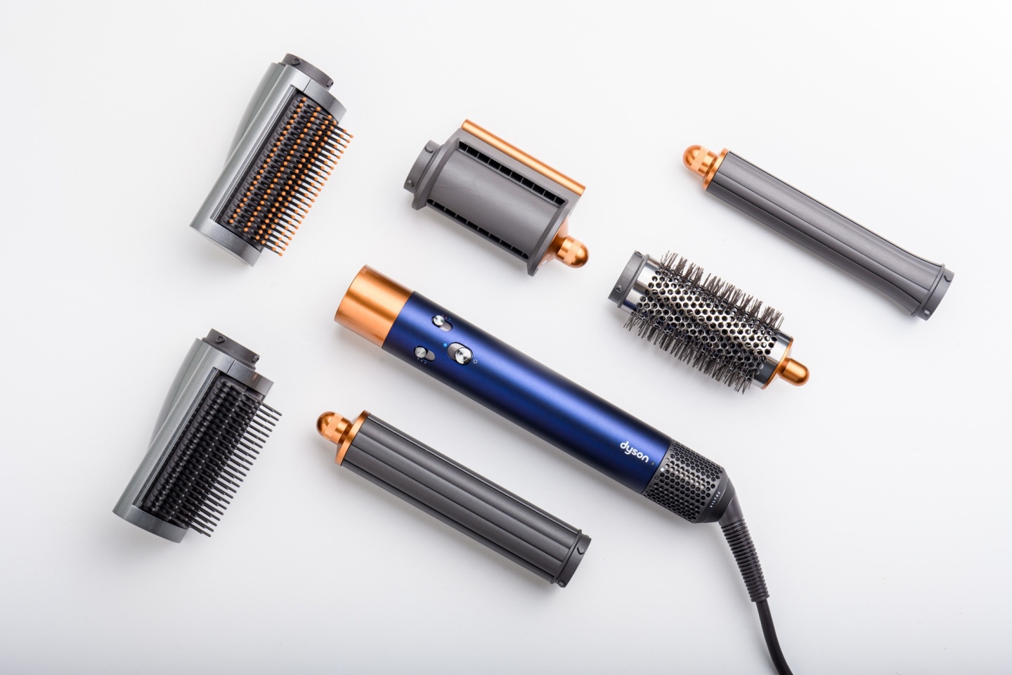 出门｜Dyson 新一代美发神器 Dyson Airwrap 登场！带来三大升级配件，在家也能轻松吹出漂亮发型！ 数码科技 图9张