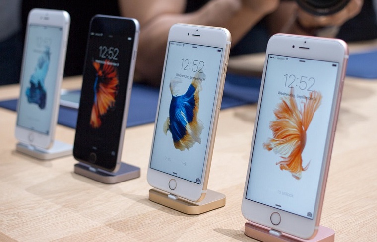 News I iOS 16新功能曝光！这3款iPhone将无法获得更新？ 更多热点 图2张