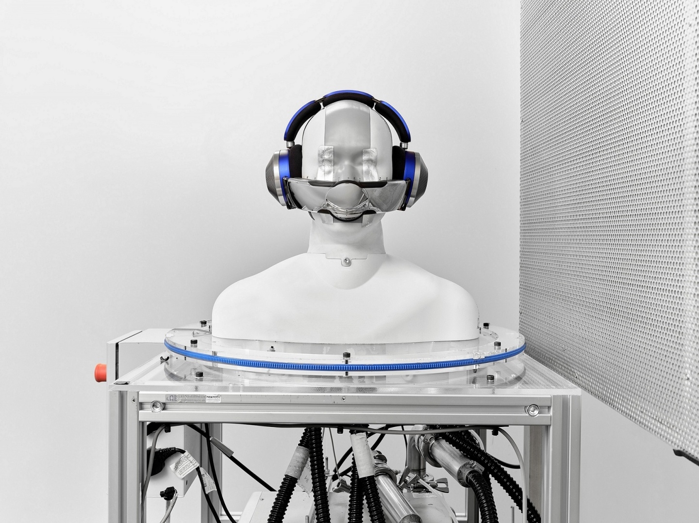戴上很难不被注意！Dyson Airwarp 空气清净耳机登场 预计今年秋季上市 数码科技 图3张