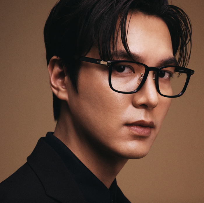 News｜李敏镐新剧变渣男，新代言眼镜广告帅出新高度！ 更多热点 图3张