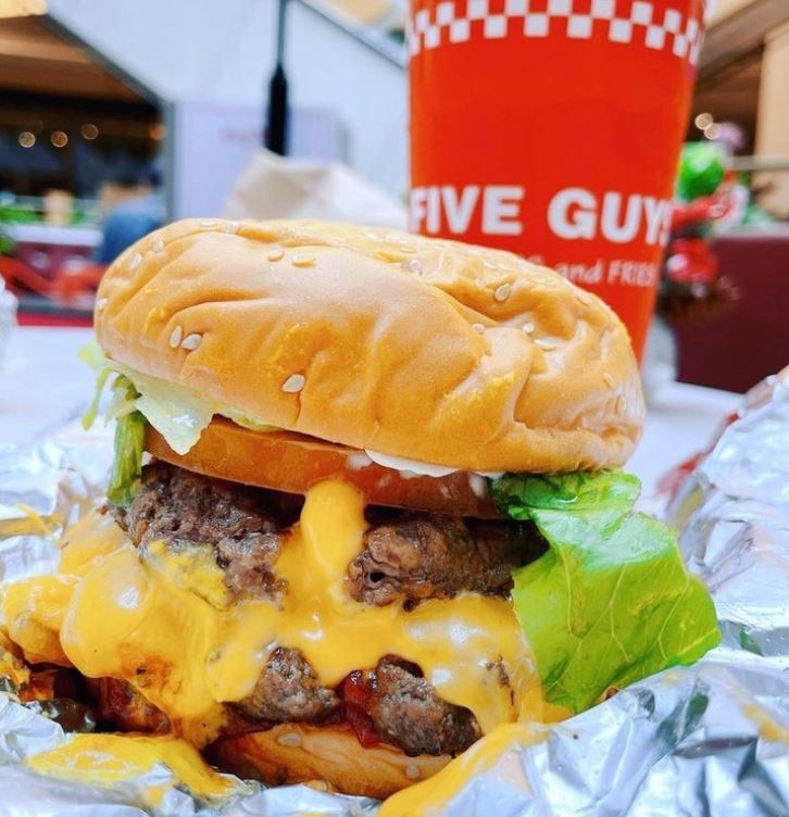 美食 I 刘嘉玲、奥巴马赞不绝口的汉堡FIVE GUYS，吃货们赶紧冲Pavilion分店！ 更多热点 图2张
