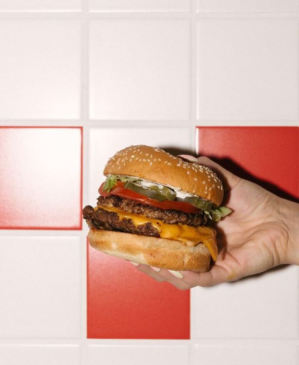 美食 I 刘嘉玲、奥巴马赞不绝口的汉堡FIVE GUYS，吃货们赶紧冲Pavilion分店！ 更多热点 图4张