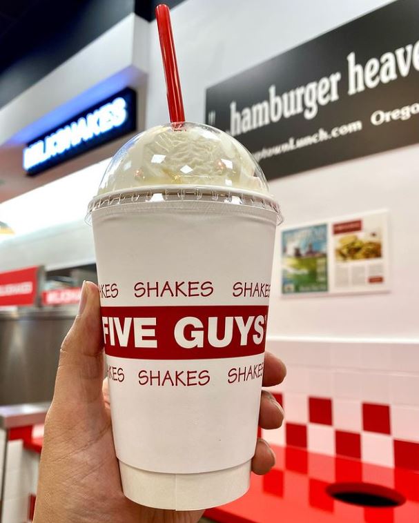 美食 I 刘嘉玲、奥巴马赞不绝口的汉堡FIVE GUYS，吃货们赶紧冲Pavilion分店！ 更多热点 图6张