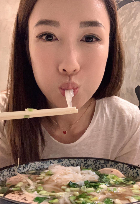 升格“准人妻”1年多！李施嬅曝：现在不能怀孕 娱乐资讯 图2张