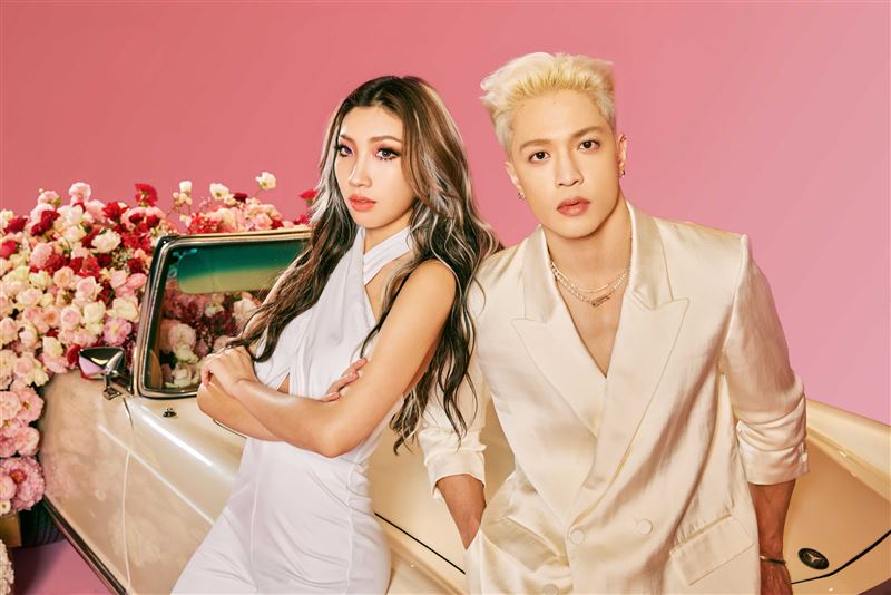 Karencici与J.Sheon夯曲新唱火力联乘 时尚资讯 图1张