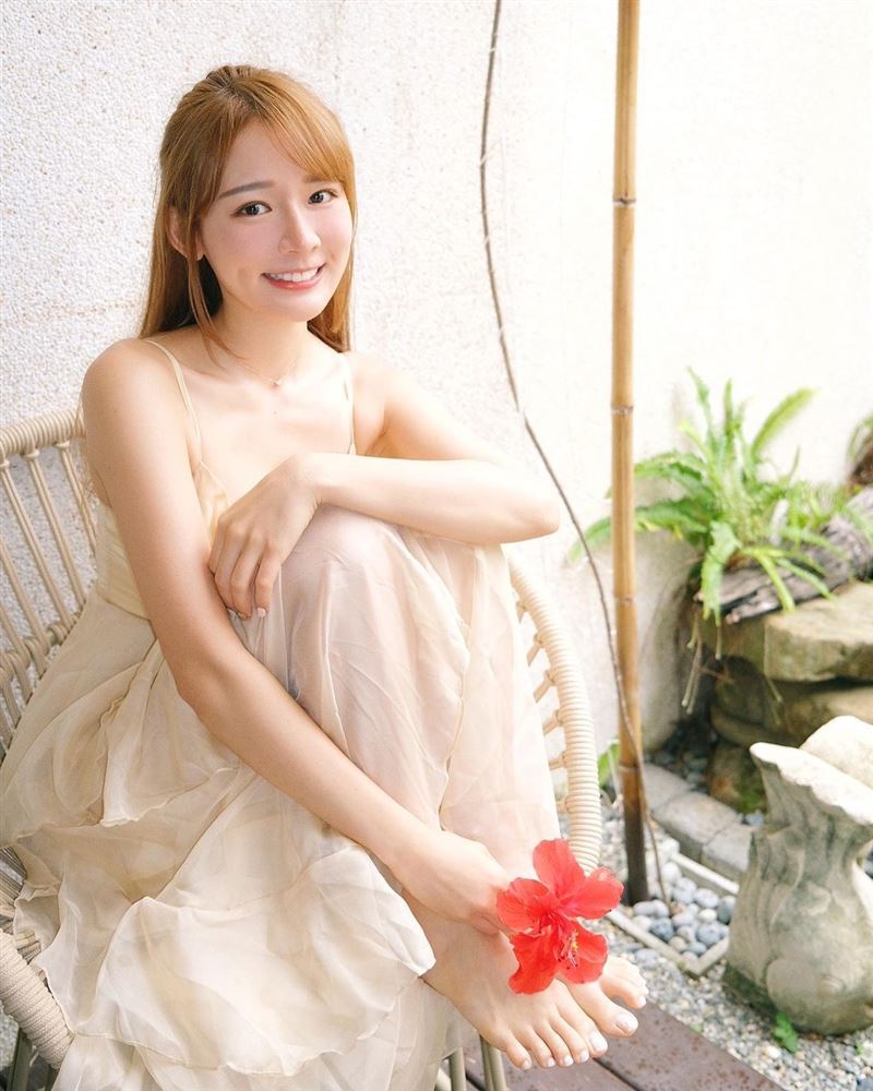 林莎比基尼现身“超饱满”挺出绝美画面！粉暴动喊：不行了 时尚资讯 图1张