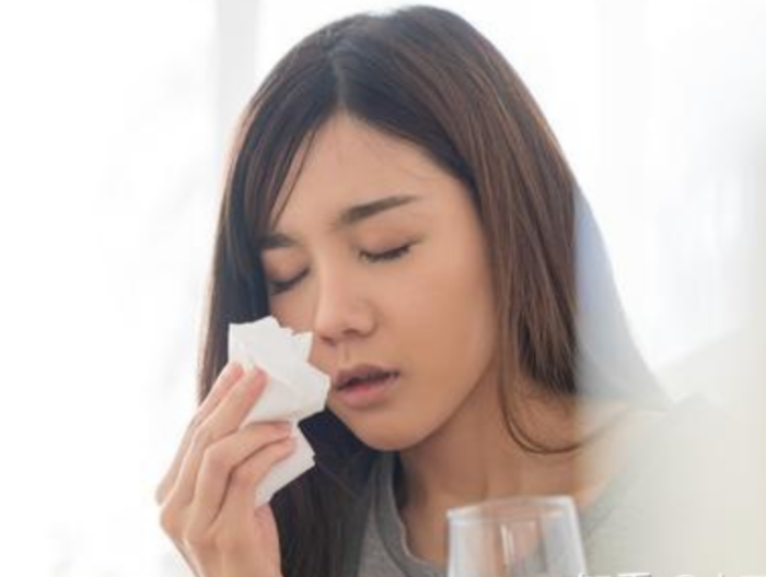 Tips｜专家提醒人体绝不能憋的6件事，强忍喷嚏还会致命！ 更多热点 图6张