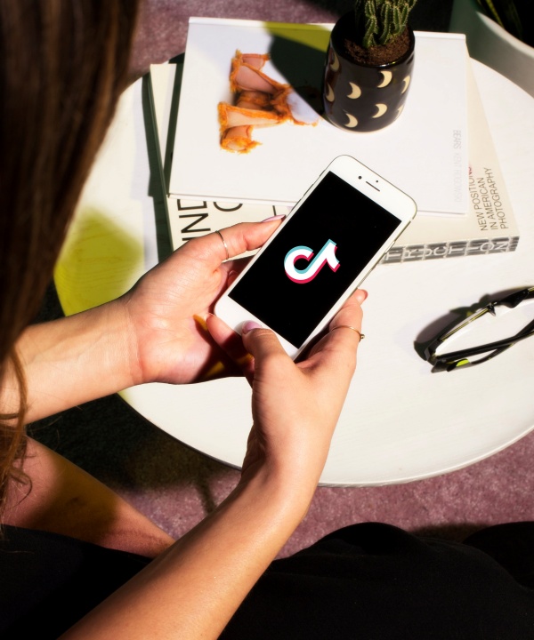 News I App Store最多人下载App是TA！下载量超过7000万次！ 更多热点 图4张