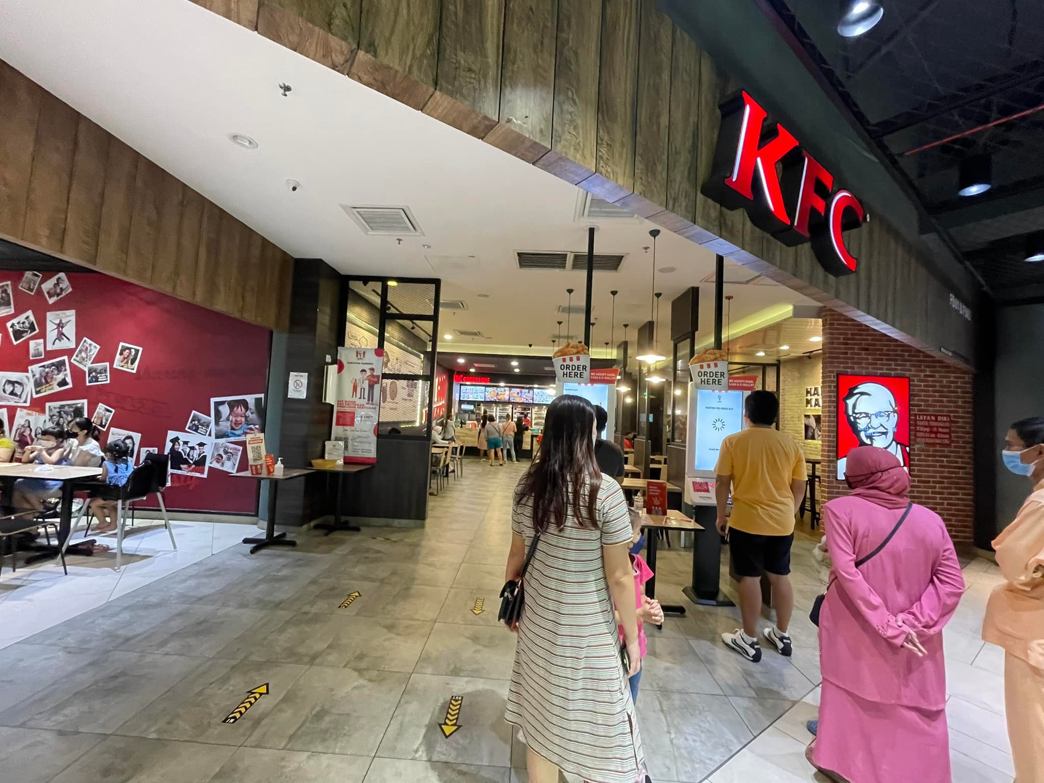 快餐店自助点餐对老年人不友好！ 马来西亚网红劝：别把他们遗弃在荒岛上 娱乐资讯 图1张