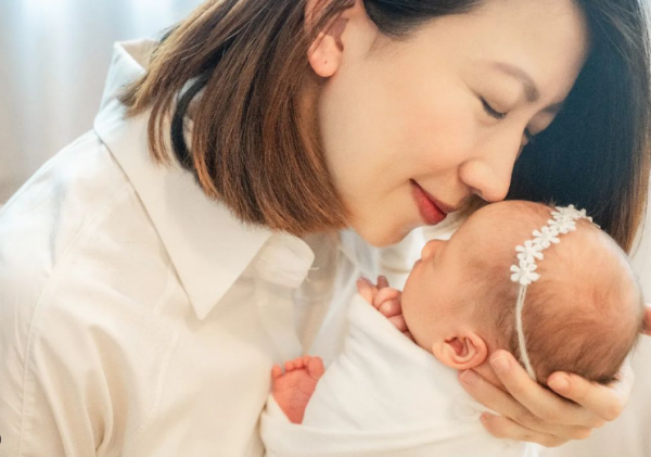 首次以“妈妈”身份过母亲节！这位马来西亚网红和儿子一起拍广告 娱乐资讯 图2张