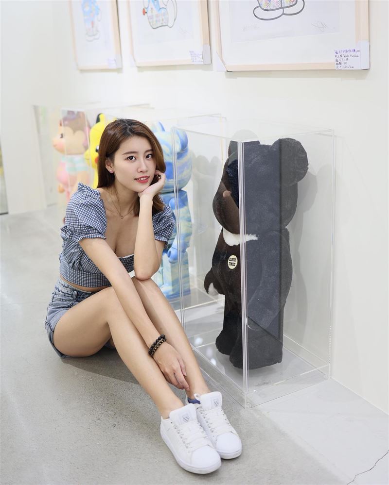 微笑女神秀“道歉视角”双峰透空溢出春光！网惊：挡不住了 时尚资讯 图1张