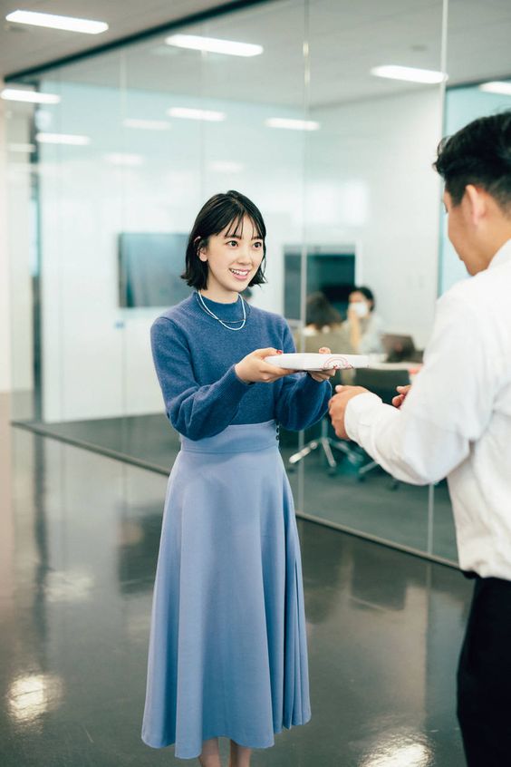 职场 I 不想拍马屁迎合又希望老板看到自己？学会这4招吧！ 更多热点 图2张