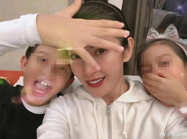 49岁李冰冰传不婚不生！十亿财产全留给妹妹的孩子 娱乐资讯 图2张