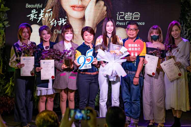 谢芯亚拍MV被家暴...遭误会婚姻出问题！ 急澄清：我们非常恩爱 娱乐资讯 图3张