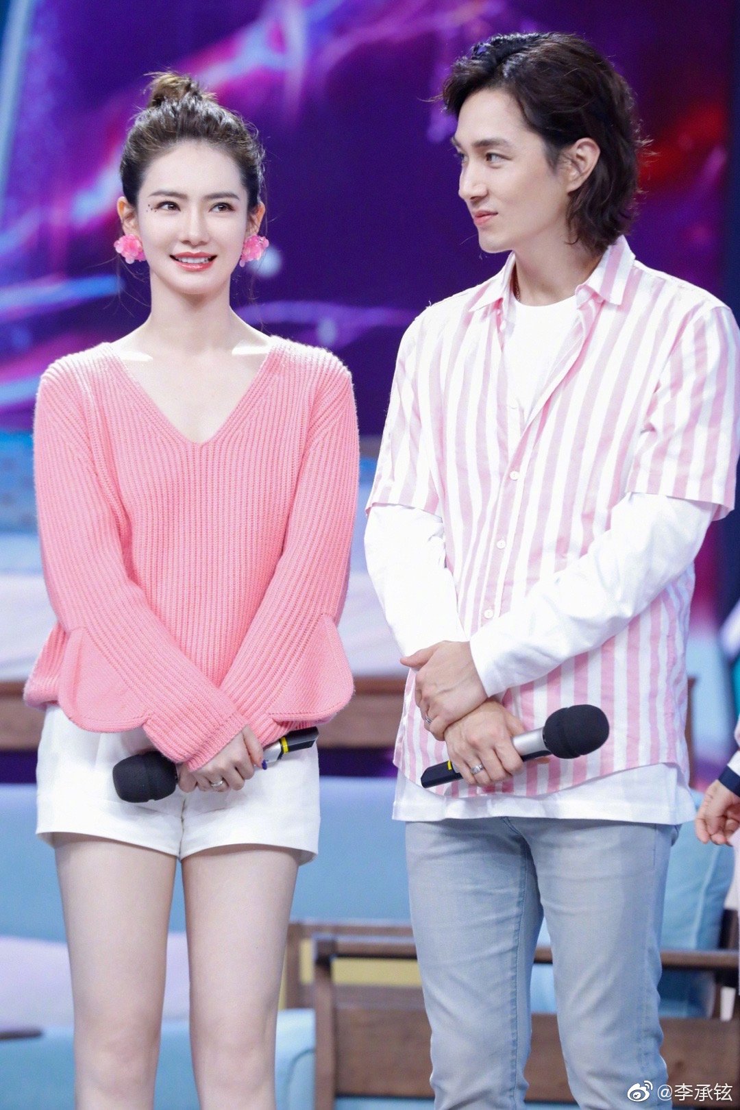 一家三口共用一张脸！ 李承铉、戚薇童年照被挖出...从小就有夫妻相 娱乐资讯 图1张