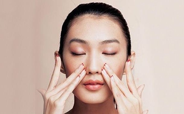 Tips I 面部浮肿不是真胖！5招改善还你紧实美貌 更多热点 图2张