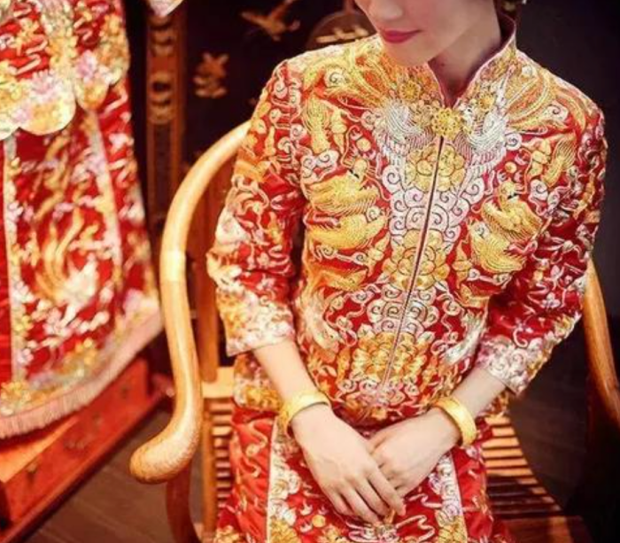 婚嫁｜穿裙褂出嫁有6大禁忌要注意，不是每个新娘都能穿？ 更多热点 图1张