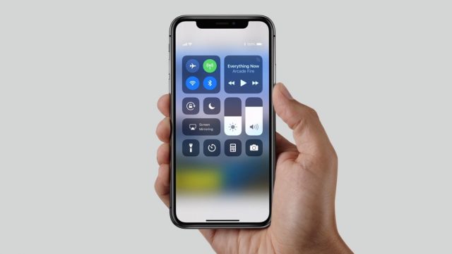 Tips I 急着出门手机又快没电？教你4招加快iPhone充电速度！ 更多热点 图1张