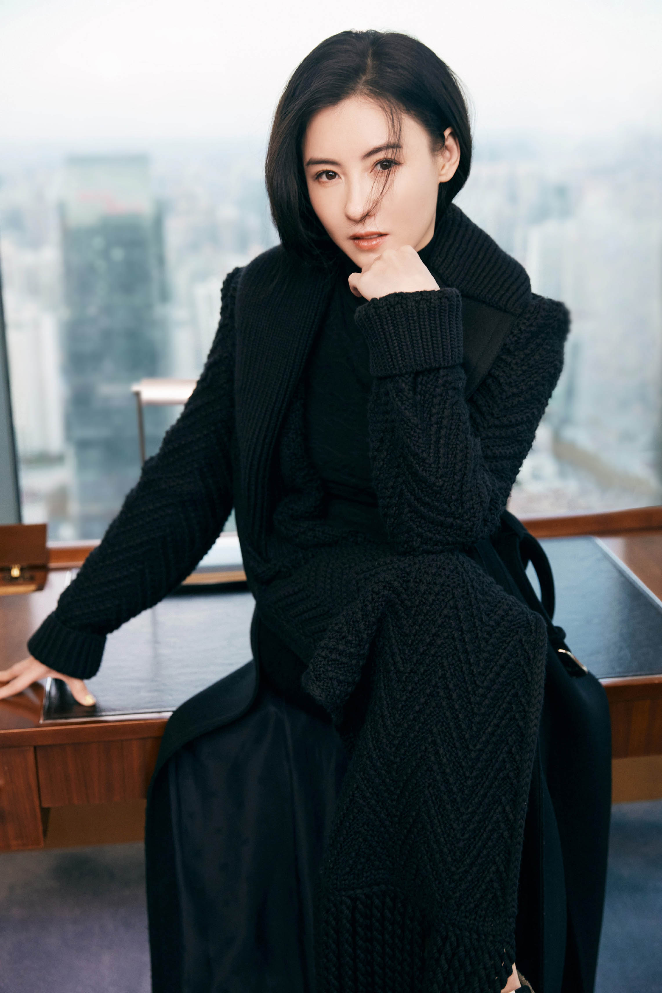 命理 I 两耳不平、眉毛淡薄、双唇过薄！迟婚女性10种面相特征 更多热点 图6张