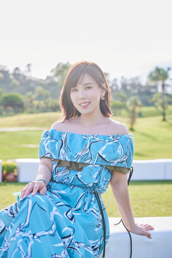 新歌《飙》再飙高音！李佳薇自称“唱歌界的李宗伟” 娱乐资讯 图2张