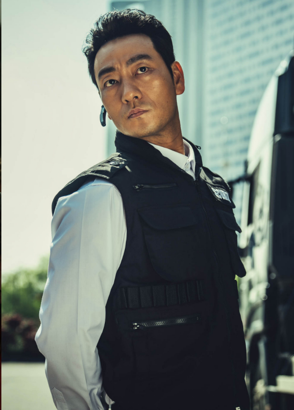 《鱿鱼游戏》、《纸房子》皆“一制服=整部剧”！朴海秀曝：其实不是喜欢.... 娱乐资讯 图2张