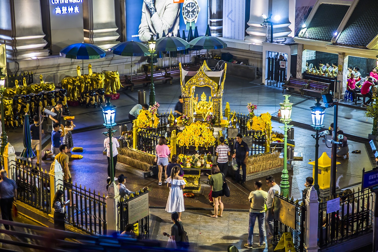 旅游 I 关于泰国四面佛这样拜最灵验！星期四晚上有求必应？ 更多热点 图5张