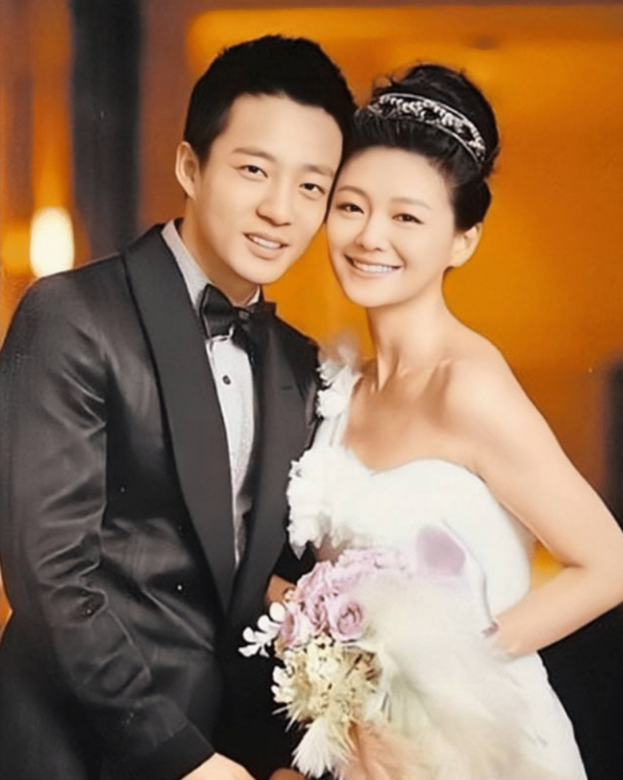 Style｜回顾大S过往婚纱造型，这次穿小礼服甜嫁具俊晔！ 更多热点 图1张