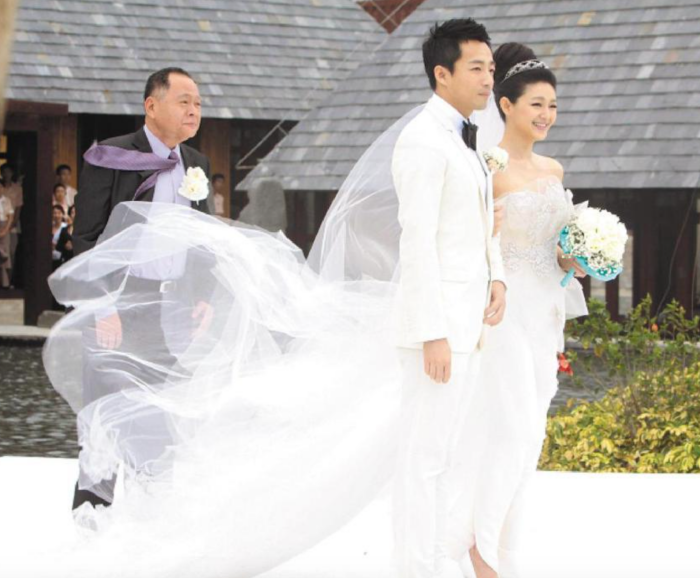 Style｜回顾大S过往婚纱造型，这次穿小礼服甜嫁具俊晔！ 更多热点 图2张