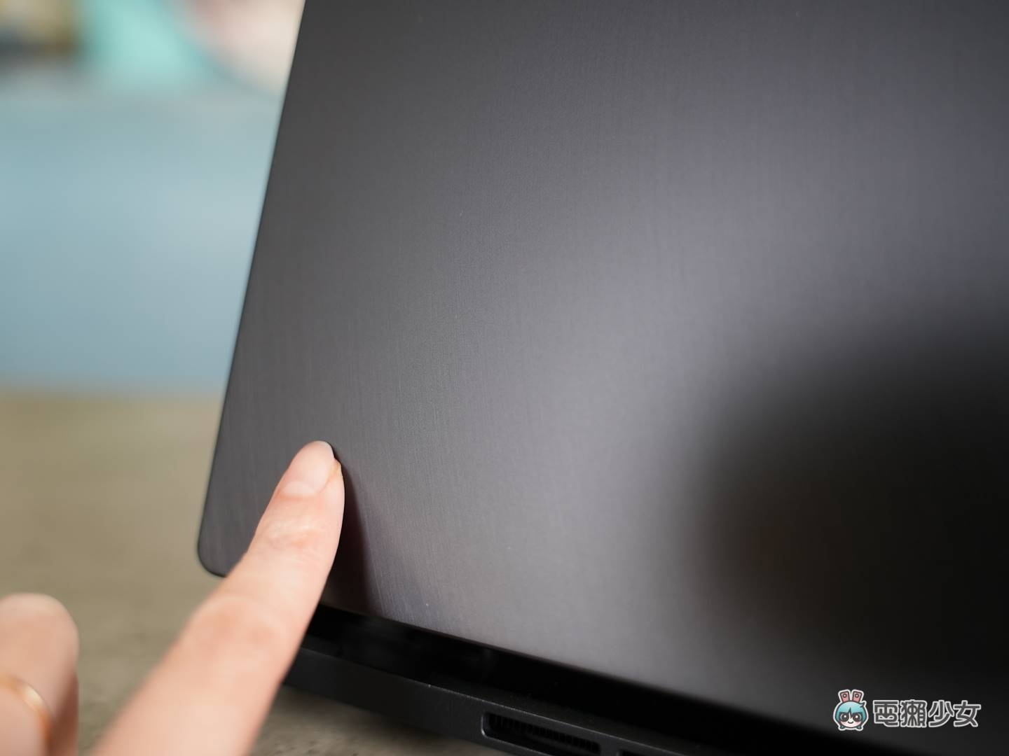 考虑带 14 吋 PC 的设计师？ASUS Zenbook Pro 14 Duo OLED 双萤幕笔电新结构与新色开箱，看见 120Hz OLED 的高规格！ 数码科技 图3张