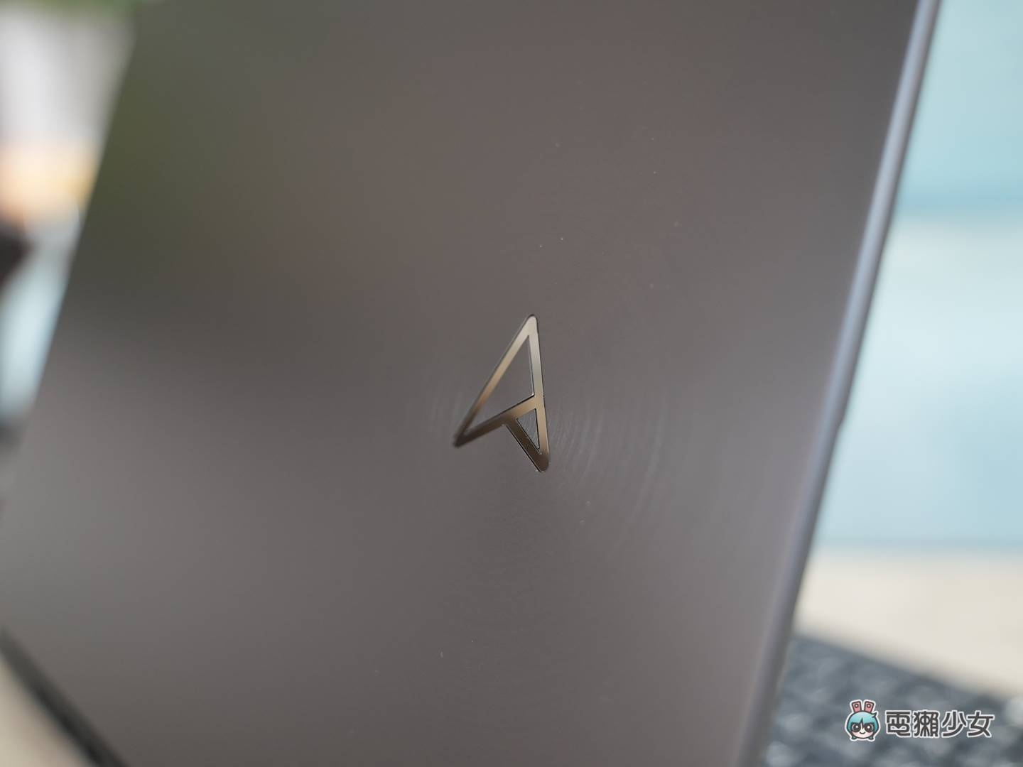 考虑带 14 吋 PC 的设计师？ASUS Zenbook Pro 14 Duo OLED 双萤幕笔电新结构与新色开箱，看见 120Hz OLED 的高规格！ 数码科技 图4张