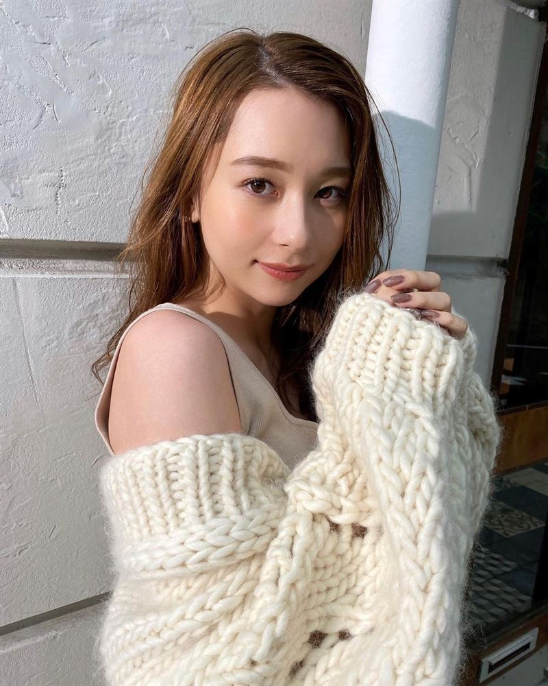 “日本第一美女”脱了！罕晒比基尼“夹紧”滑出屁股蛋看光 时尚资讯 图3张