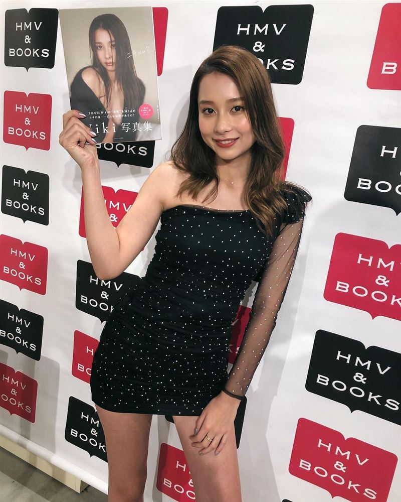 “日本第一美女”脱了！罕晒比基尼“夹紧”滑出屁股蛋看光 时尚资讯 图4张