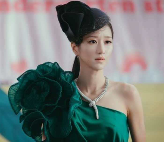 Style｜徐睿知新戏《夏娃》演疯批美人，戴百万蛇头项链气势爆棚 更多热点 图1张