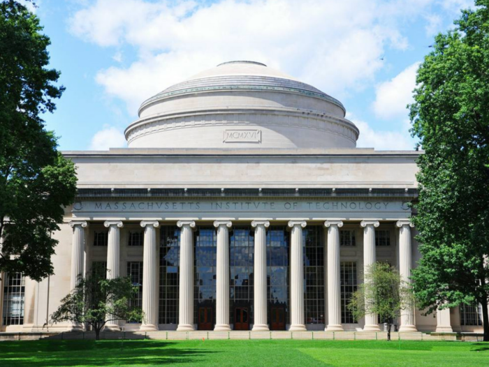 生活｜哈佛只排第5！世界大学排名第一学校被称是招怪物！ 更多热点 图5张