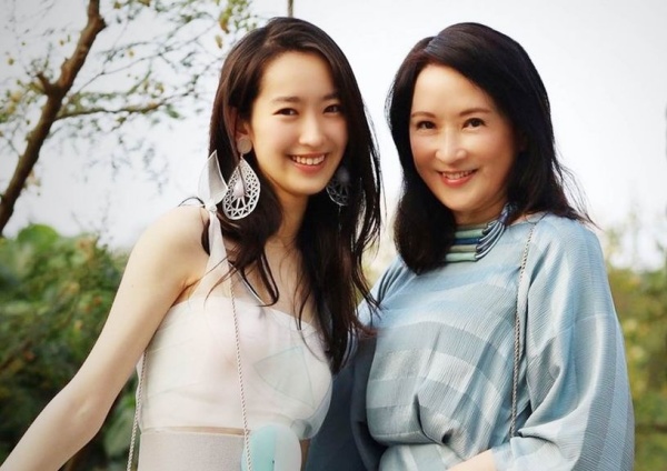香港女星22岁女儿惊传坠楼身亡！经纪人火速回应 娱乐资讯 图1张