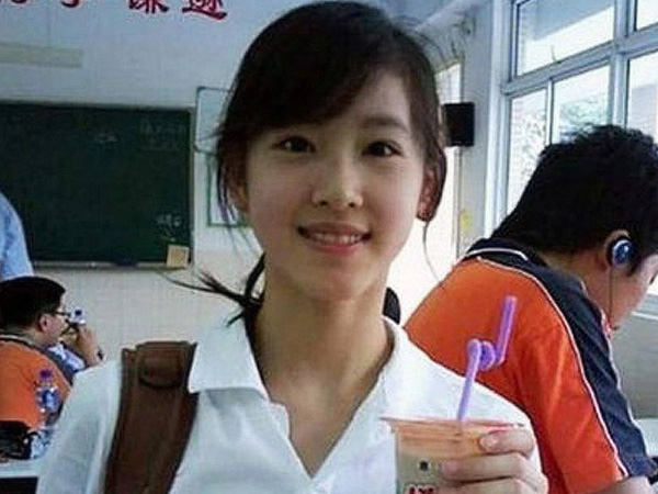 “最年轻女富豪”同场40岁宋慧乔被艳压！网叹：再多钱也买不回青春 娱乐资讯 图1张