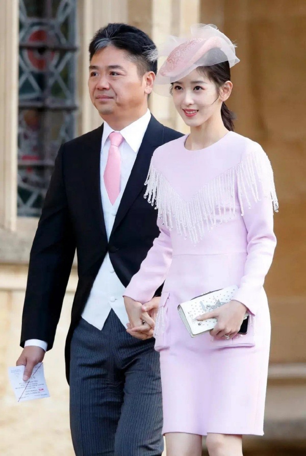 “最年轻女富豪”同场40岁宋慧乔被艳压！网叹：再多钱也买不回青春 娱乐资讯 图2张