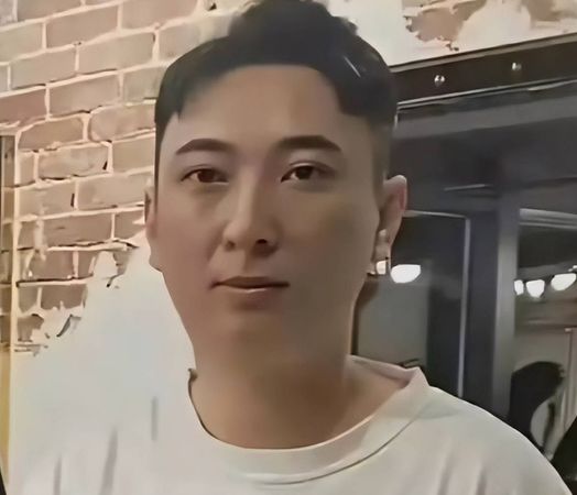 “富二代”王思聪砸近3万换新发型！网亏：觉得不大值 娱乐资讯 图2张