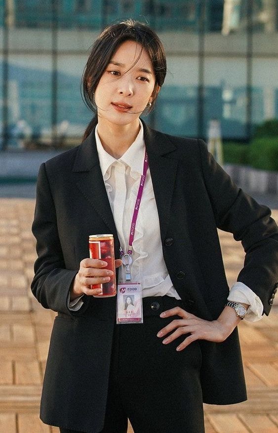 职场 I 这些让人心累的职场同事，有事没事都要保持距离！ 更多热点 图5张