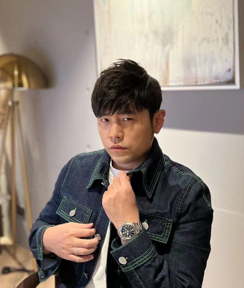 澳洲返台...周杰伦团队被曝：隐瞒确诊、员工未依隔离规定直接返家！ 娱乐资讯 图1张