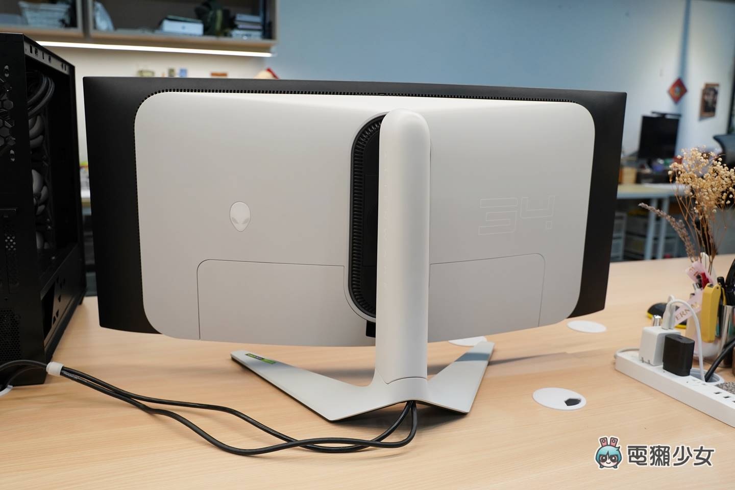 开箱｜最新 QD-OLED 技术显示器，Alienware 34 吋曲面电竞萤幕 AW3423DW 数码科技 图3张