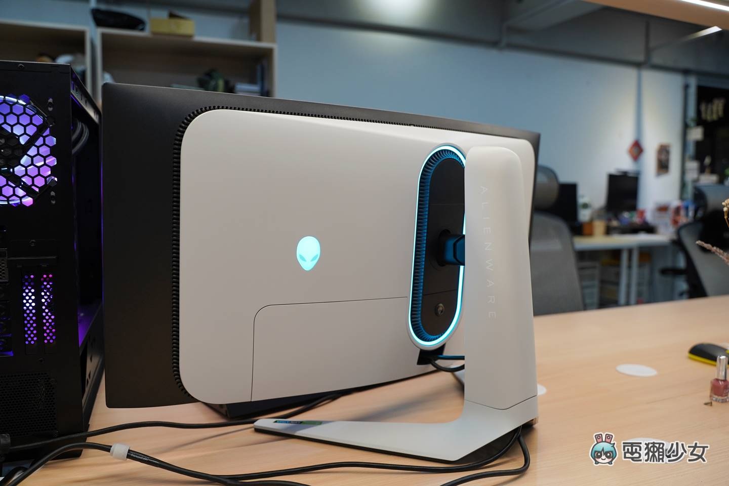 开箱｜最新 QD-OLED 技术显示器，Alienware 34 吋曲面电竞萤幕 AW3423DW 数码科技 图4张
