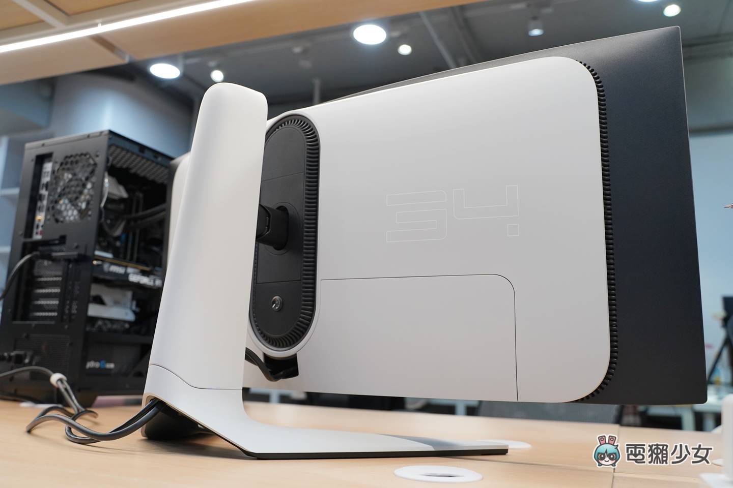 开箱｜最新 QD-OLED 技术显示器，Alienware 34 吋曲面电竞萤幕 AW3423DW 数码科技 图6张