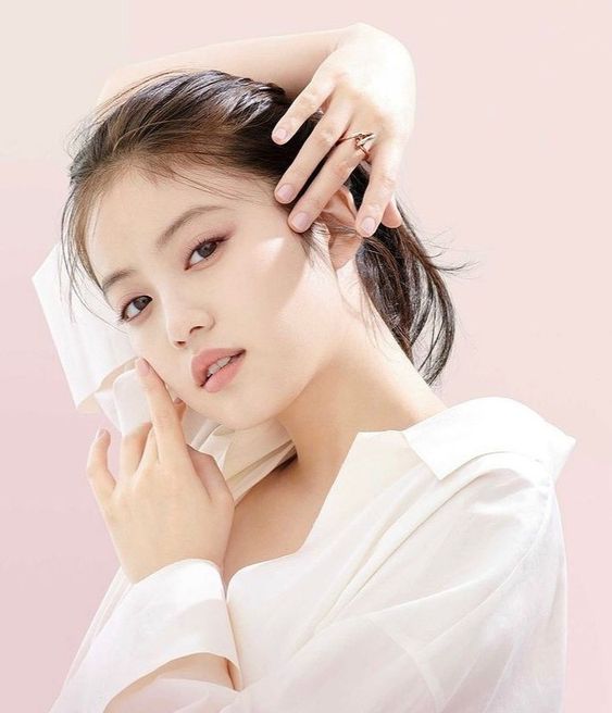 Tips I 实际年龄不等于肌肤年龄！来试看看自测你的肌龄 更多热点 图3张