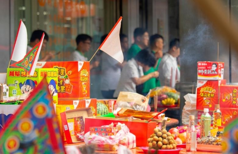 Tips I 中元节拜拜流程和讲究！拜祖先、拜神明、拜路边原来不一样 更多热点 图1张